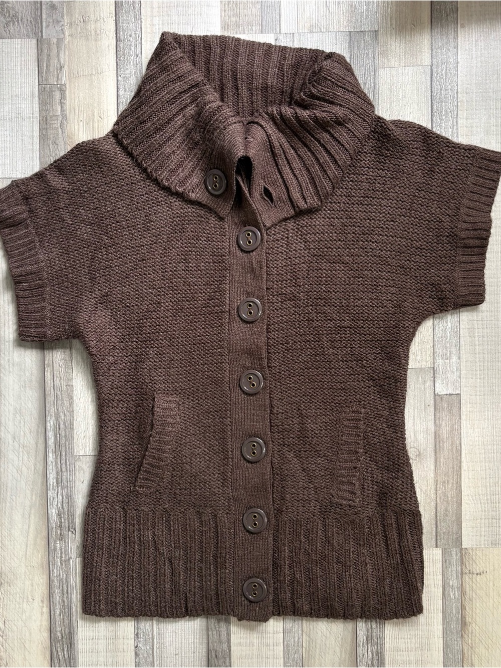 Streetwear Society Brown Short-Sleeve Button Cardigan with Funnel Neck